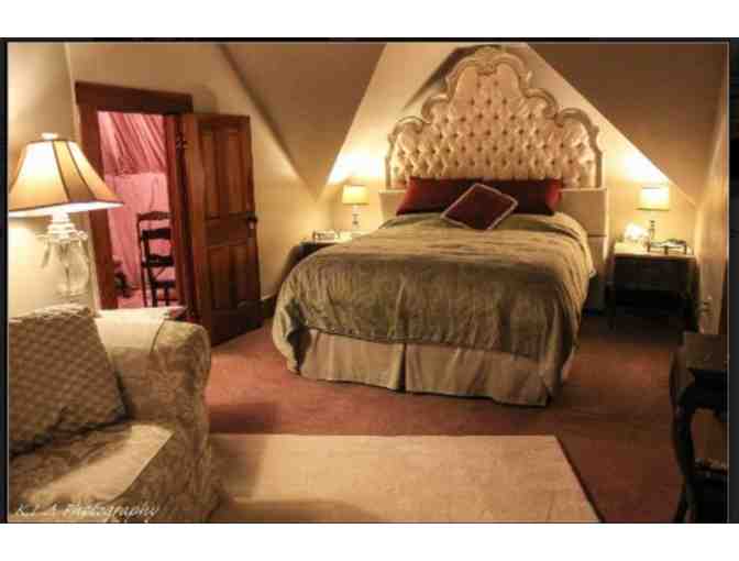 2 nights 'Dinner + Romance' Package @ Castle Inn located in Circleville, Ohio
