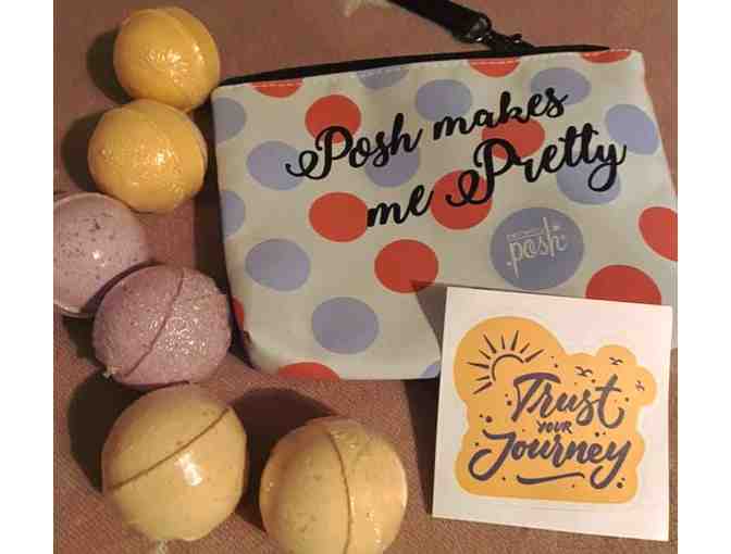 "Posh Makes Me Pretty" bag filled with Bath Bombs - Photo 1