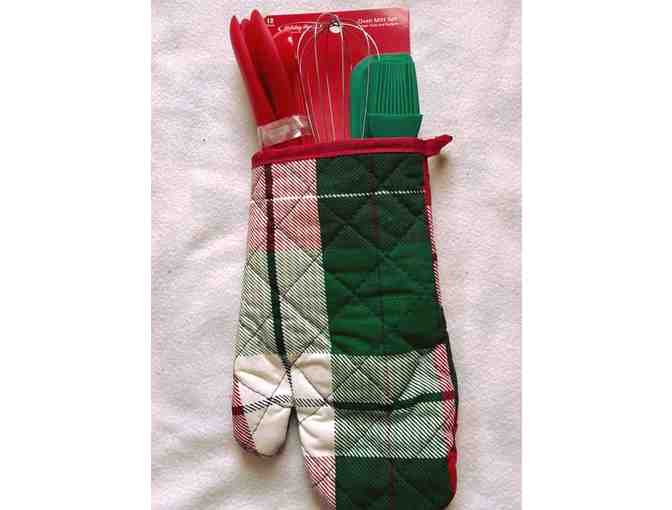 Kitchen Mitt and Utensils