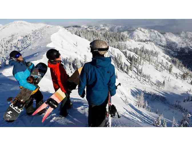 Lift Tickets - 6 Palisades Tahoe + 3 Day 4-WD SUV rental