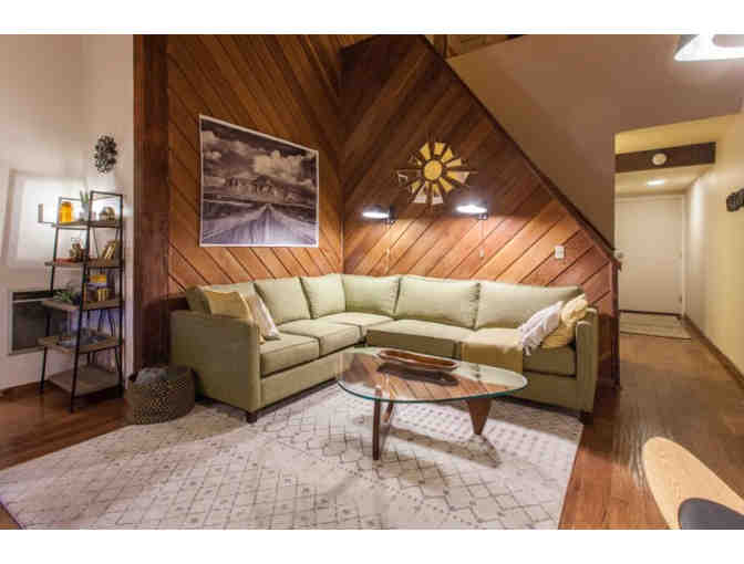 3-Day Mammoth Retreat - 2 Bedroom plus Loft in the Heart of Mammoth Lakes