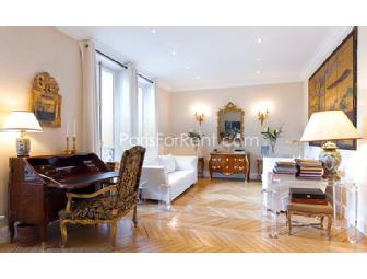 Louvre Royal Luxury Paris Apartment