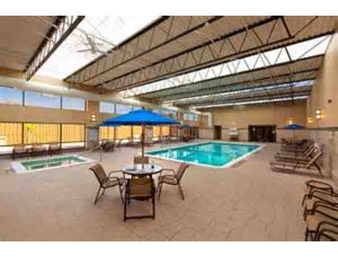 A Night at the Ramada Plaza Minneapolis!