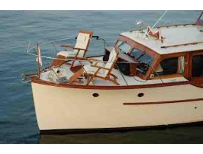 Private Old Fashioned Picnic Cruise on Seattle Yacht