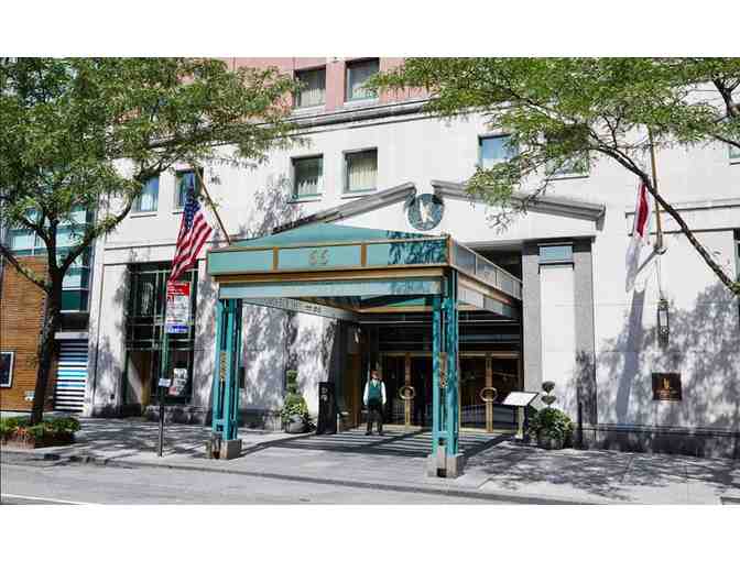 Enjoy a night at the Kitano Luxury Hotel with Breakfast and Tickets to the Jazz Lounge