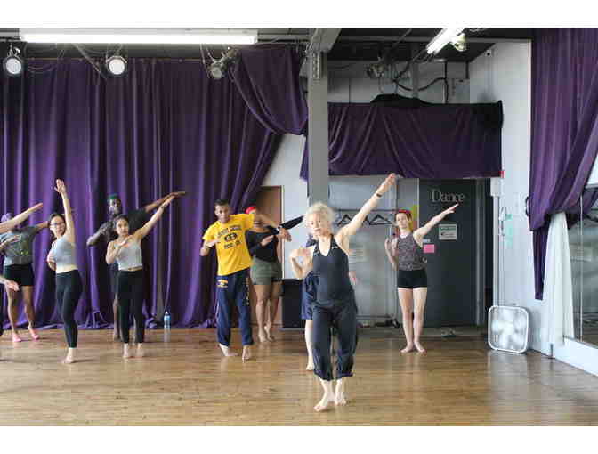 Modern Dance Classes with Notable Choreographer