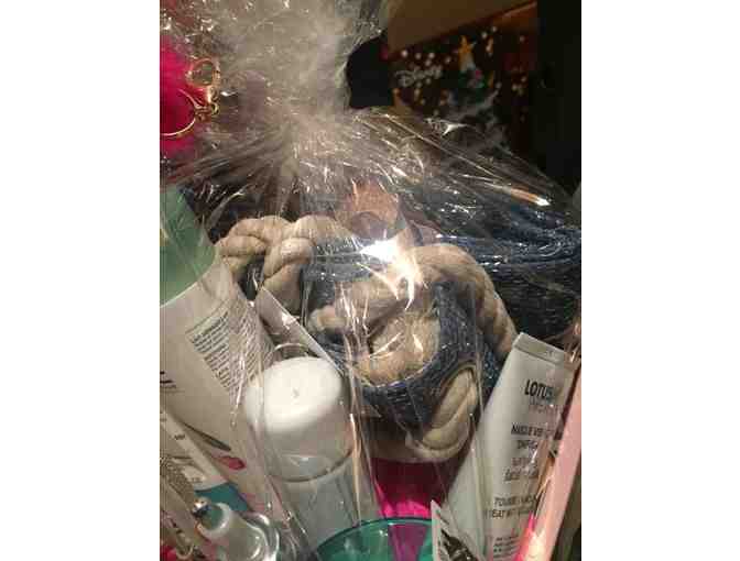 Shoppers Drug Mart Health and Beauty Gift Basket