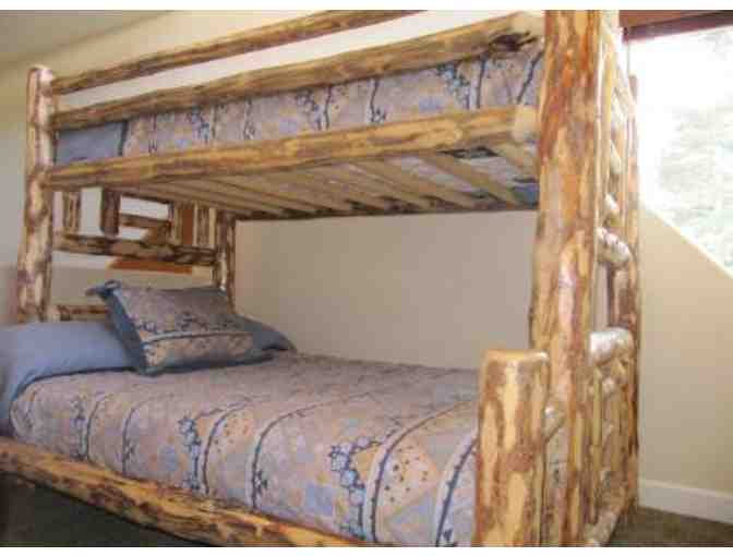 4 nights LUXURY 3 bedroom 2,000 sq ft townhouse near village Mammoth,CA