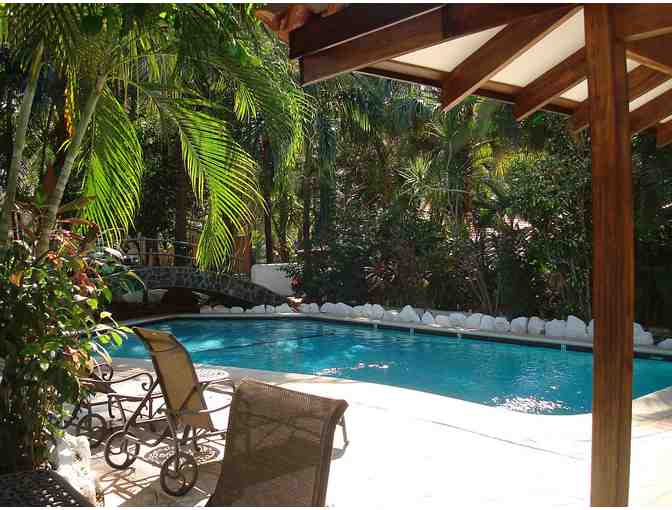 10 Nights pure bliss in a Luxury 3 BR Villa, Pool & Tropical Garden, Footsteps to Beach