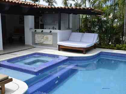 Enjoy 7 nights, 4 bedroom luxury condo Acapulco- Watch VIDEO!