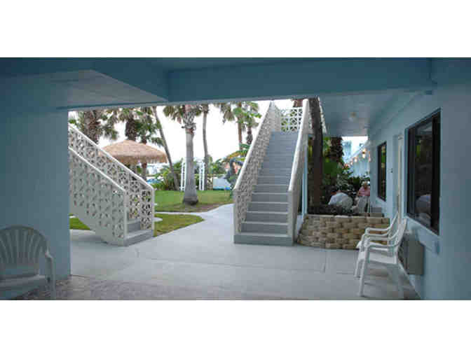 3 nights @ The Dream Inn in Daytona Beach Shores, FL 'A Honeymoon Style Resort