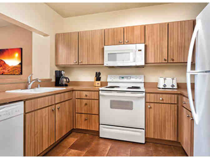 Ultimate Las Vegas, Nevada GOLF VACAY! Las Vegas Golf Club + 3 nights LUXE CONDO + FOOD