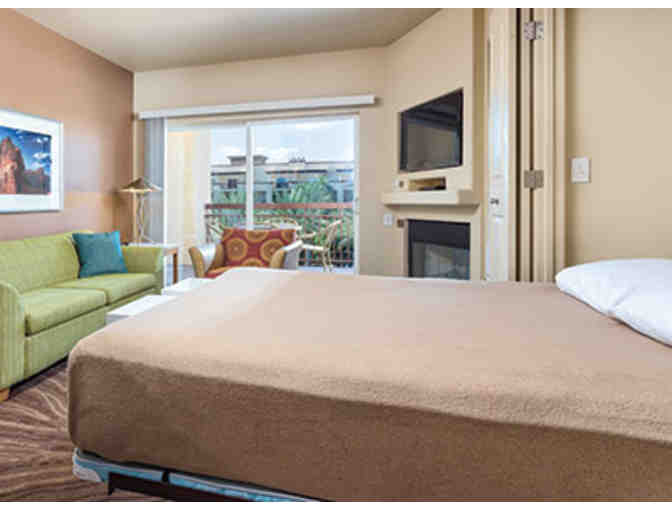 Ultimate Las Vegas, Nevada GOLF VACAY! Las Vegas Golf Club + 3 nights LUXE CONDO + FOOD