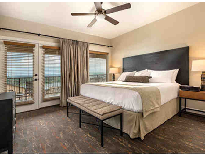 Ultimate Marble Falls, Texas GOLF Getaway! Twin Creeks Country Club + 3 nights LUXE CONDO