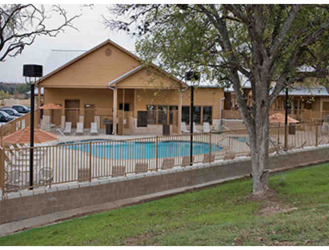 Ultimate New Braunfels, Texas GOLF Getaway! Dominion Country Club + 3 nights 2 bed CONDO