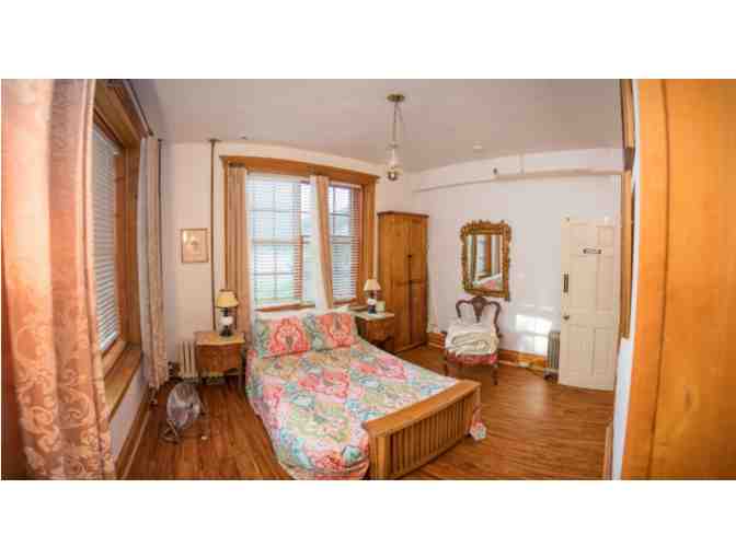 Ultimate St Paul,MN Golf Getaway! Majestic Oaks Golf Club + 2 nights LUXE Outing Lodge