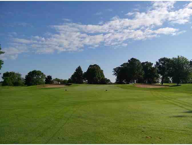 Ultimate St Paul,MN Golf Getaway! Majestic Oaks Golf Club + 2 nights LUXE Outing Lodge