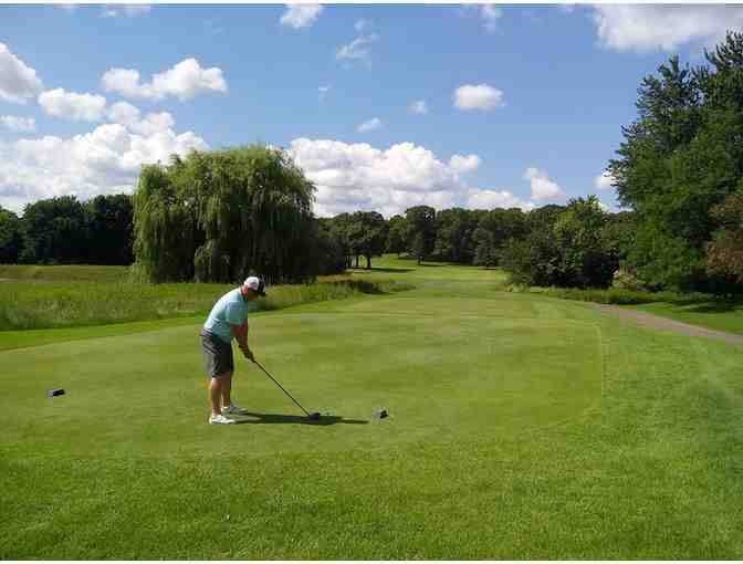 Ultimate St Paul,MN Golf Getaway! Majestic Oaks Golf Club + 2 nights LUXE Outing Lodge