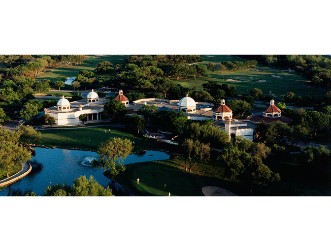 Enjoy Golf for 4 @ The Dominion Country Club San Antonio,TX + $100 Food Credit
