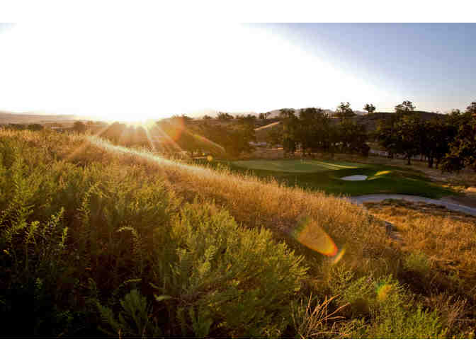 Enjoy Golf for 4 @ The Oaks Club at Valencia,Ca + $100 Food Credit