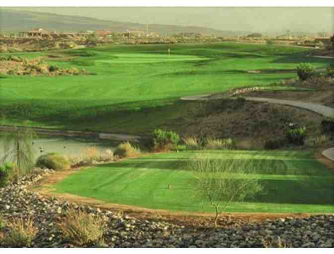 Coyote Lakes Golf Course Getaway Surprise, Arizona + 2 nights LUXE CONDO + $200 FOOD