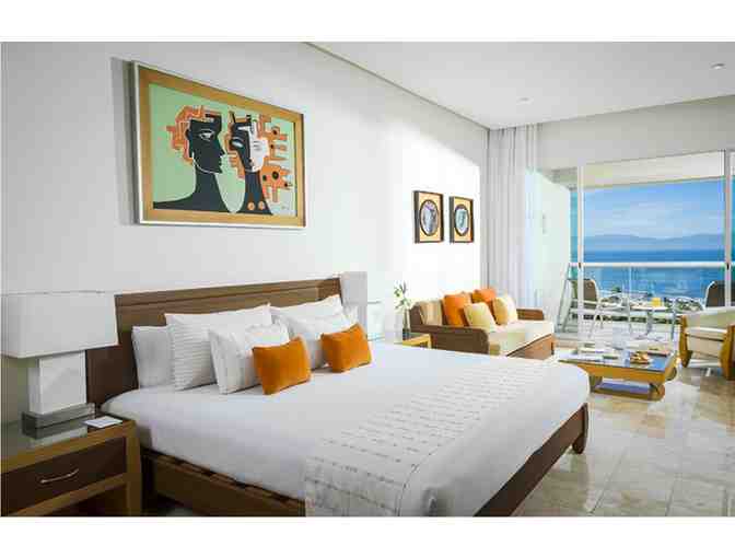 SEVEN NIGHTS FOR TWO AT A FOUR DIAMOND LUXURY RESORT IN MEXICO