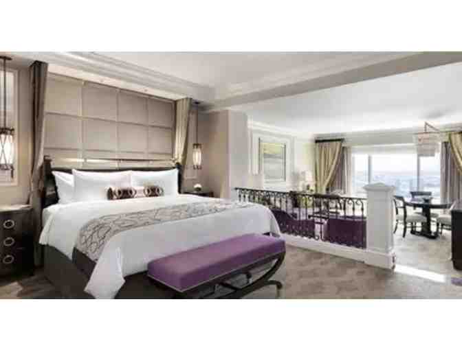 Emerald Elegance: A Venetian Escape & The Wizard of Oz at The Sphere