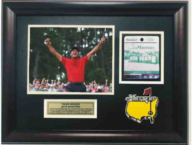 Tiger Woods Photograph - Signed - Photo 1