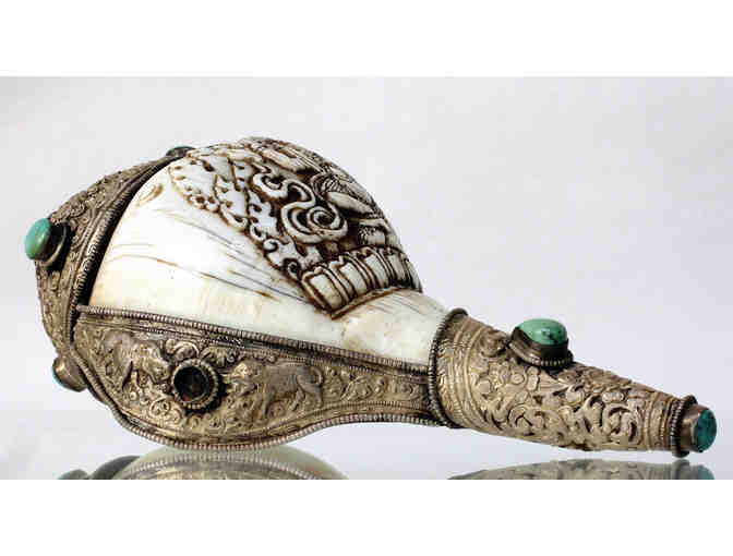 Conch Horn with Dzambhala carving