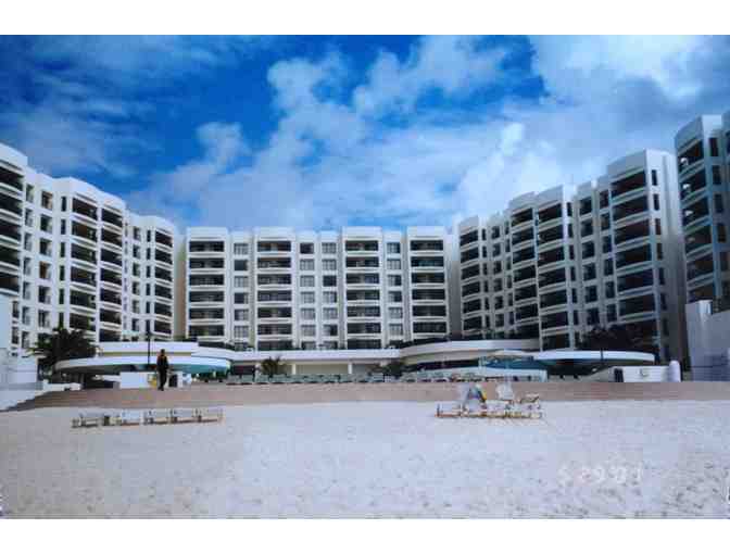 Five Star Cancun Resort - 7 nights at the Royal Sands - Photo 3