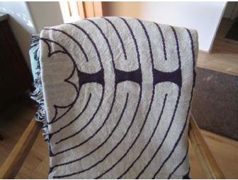 Labyrinth blanket