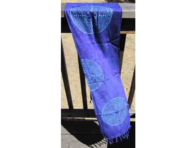 Chartres Labyrinth Scarf: Purple and Turquoise - Photo 3