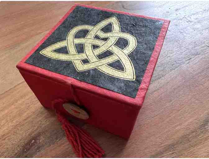 Mini Meditation Bowl with Gift Box (Trinity Knot)