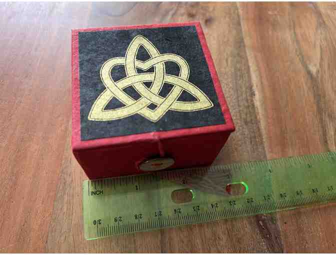 Mini Meditation Bowl with Gift Box (Trinity Knot)