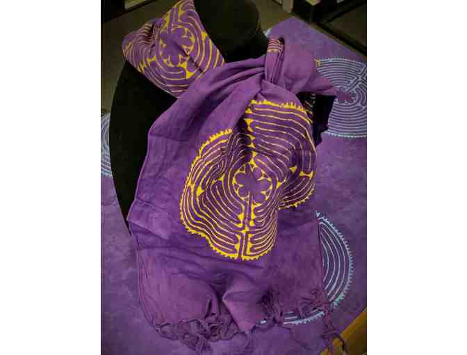 Chartres Labyrinth Scarf: Purple and Mustard - Photo 2