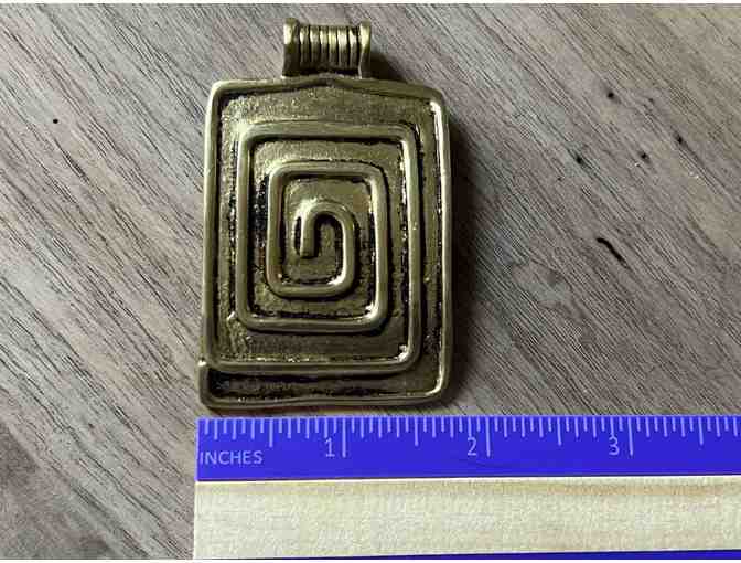 Pendant | Square Spiral Design