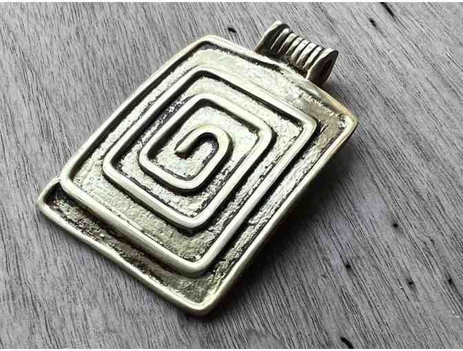 Pendant | Square Spiral Design