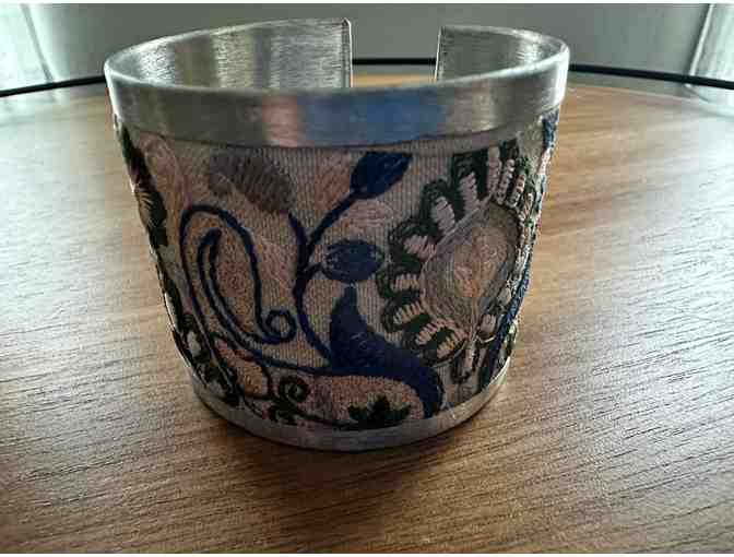 Jabardasta Silk Embroidered Cuff