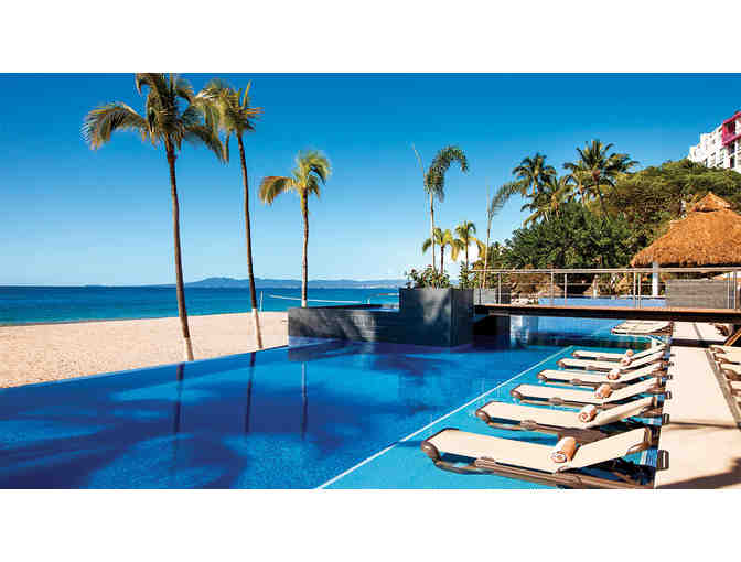 4 Night Stay at a Hyatt All Inclusive in Mexico for 2 (Live Auction Item)