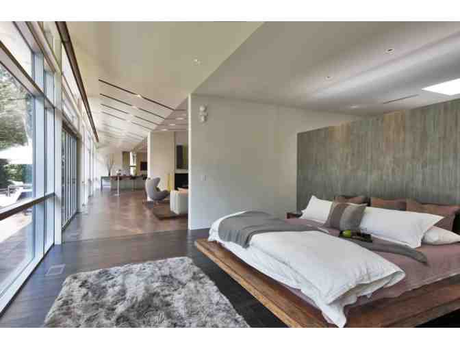 (1) Week Stay at an Award-Winning Home in WESTON, CT