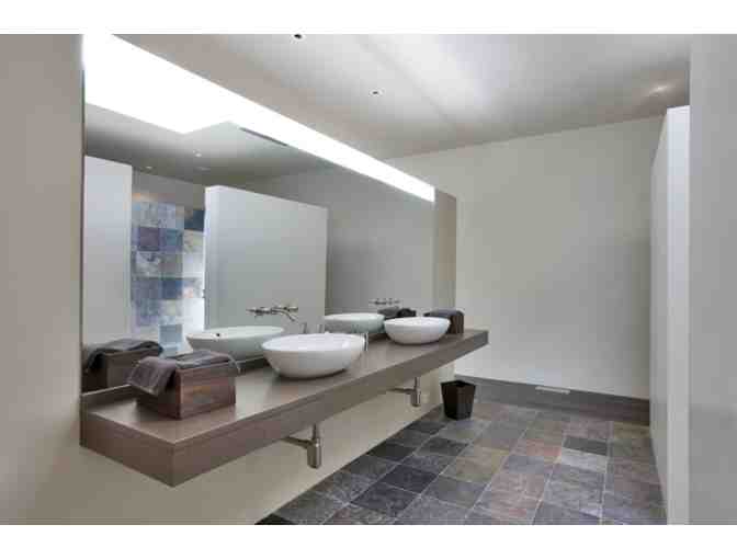 (1) Week Stay at an Award-Winning Home in WESTON, CT