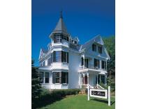 A One-night stay for 2 at the Lang House