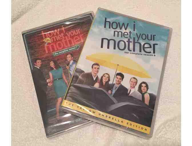 'How I Met Your Mother' - Signed Cast Photograph & 2 DVDs