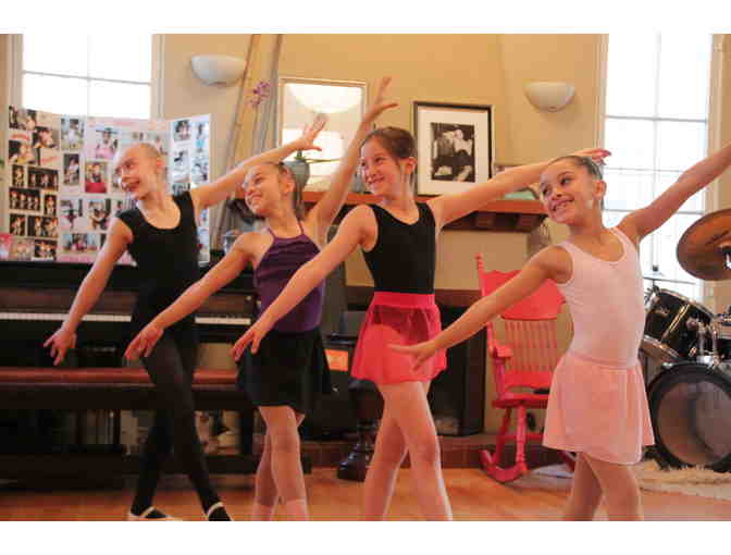 Blue 8 Dance House -  3 Dance Classes