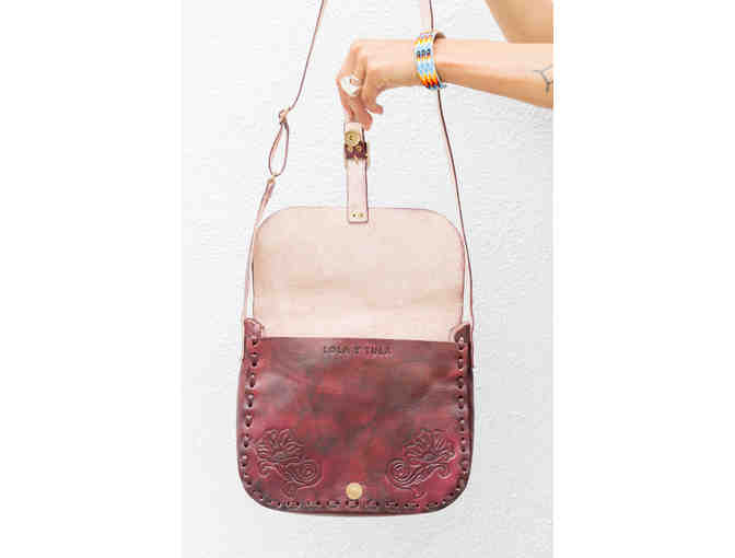 'Dos Gardenias' Leather Saddle Bag by Lola y Tula