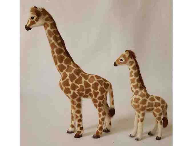 Mother and Child Giraffe Figurines