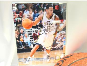 Devin Harris signed basketball and photo