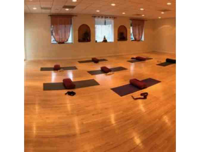 Om Namo Center - 10 Yoga Classes