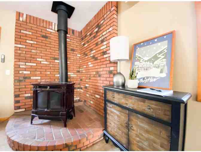 One Week Stay in Spacious Family Home Located on Rocky River