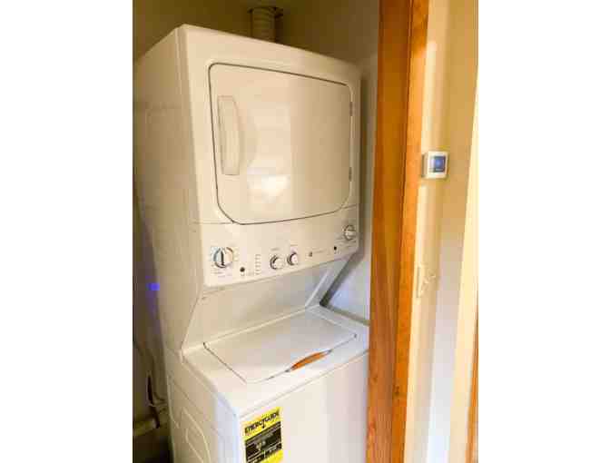 One Week Stay in Spacious Family Home Located on Rocky River